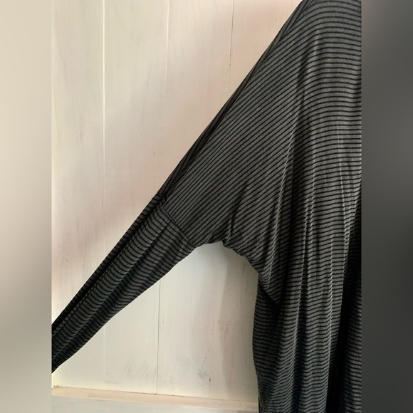 Brandy Melville Striped Long Sleeve Shirt - Picture 5 of 5